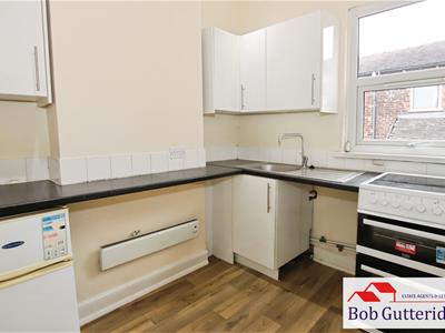 FITTED KITCHEN